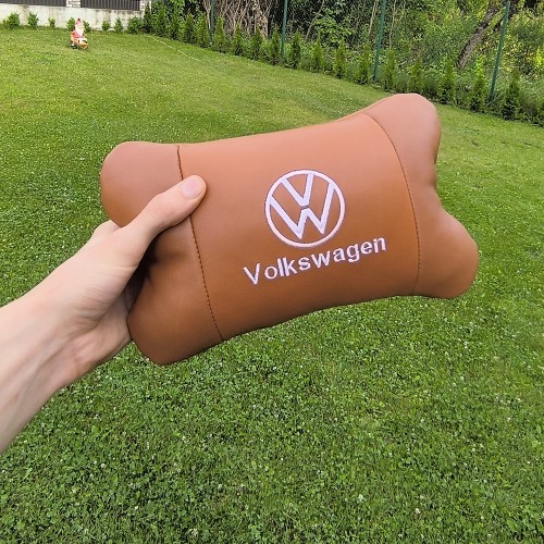 Набір подушок 2шт для автомобіля Volkswagen, з натуральної коричневої шкіри. Подушки на підголовник