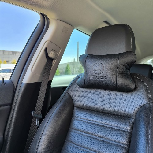 Набір авто подушок Skoda з натуральної шкіри + брелок, Автоподушка на підголовник