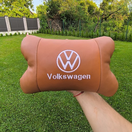 Набір подушок 2шт для автомобіля Volkswagen, з натуральної коричневої шкіри. Подушки на підголовник